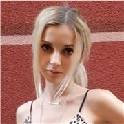 Insegnante per bambini di elementari e medie in tutte le materie. 
Diplomata al Liceo Carlo Porta(92/100)
Certificazione Cambridge livello B2
Esperienza di 2 anni